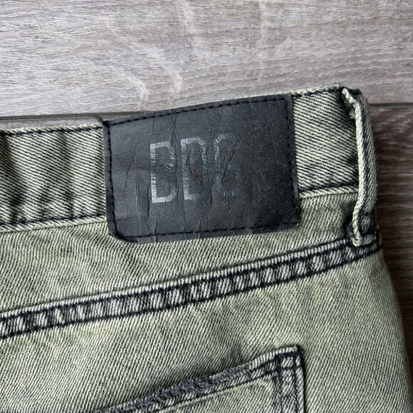 BDG High-Waisted Disdressed Cowboy  Cut Off Jeans - Picture 10 of 13